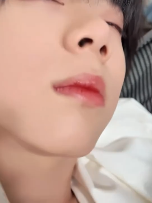 HengHeng ngủ phiên bản nhiều góc độ  #jonathan #trandichhang #chenyiheng #陈奕恒 #f4tfgiatoc #lau18 #xuhuongtiktok #xh 