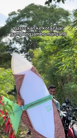 gasss kan ke kota fajar  gampong jambo manyang#acehselatan#layangacehselatan#acehbarat#layangacehbarat#silaturahmilayangaceh#fypacehselatan#fypacehbarat#virallayangaceh#layangindatu#fypシ゚viral🖤tiktok 