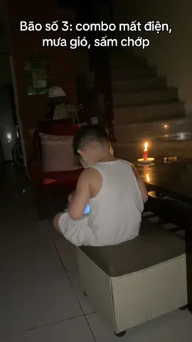 Thủ đô Hà Nội mưa bão, mất điện! Các con không có gì ăn vì lấy đâu ra điện mà nấu cơm #xuhuong #tiktok2025 #bao #matdien 