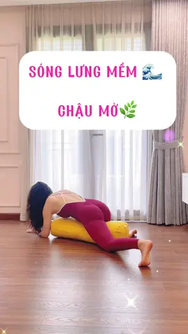 Không cần gồng – chỉ cần lắc chậm, thở sâu Tư thế sóng lưng giúp mềm cơ bụng dưới, thả lỏng dây chằng vùng chậu, và làm dịu hormone sau stress 🌿 Ai muốn nhận lịch tập “mềm sâu – phục hồi hormone” → để lại icon 🌊 nha! #noitiettonu #kegel #womenwellness #feminineenergy #pelvicfloor #TăngNộiTiết #YogaChoPhụNữ 