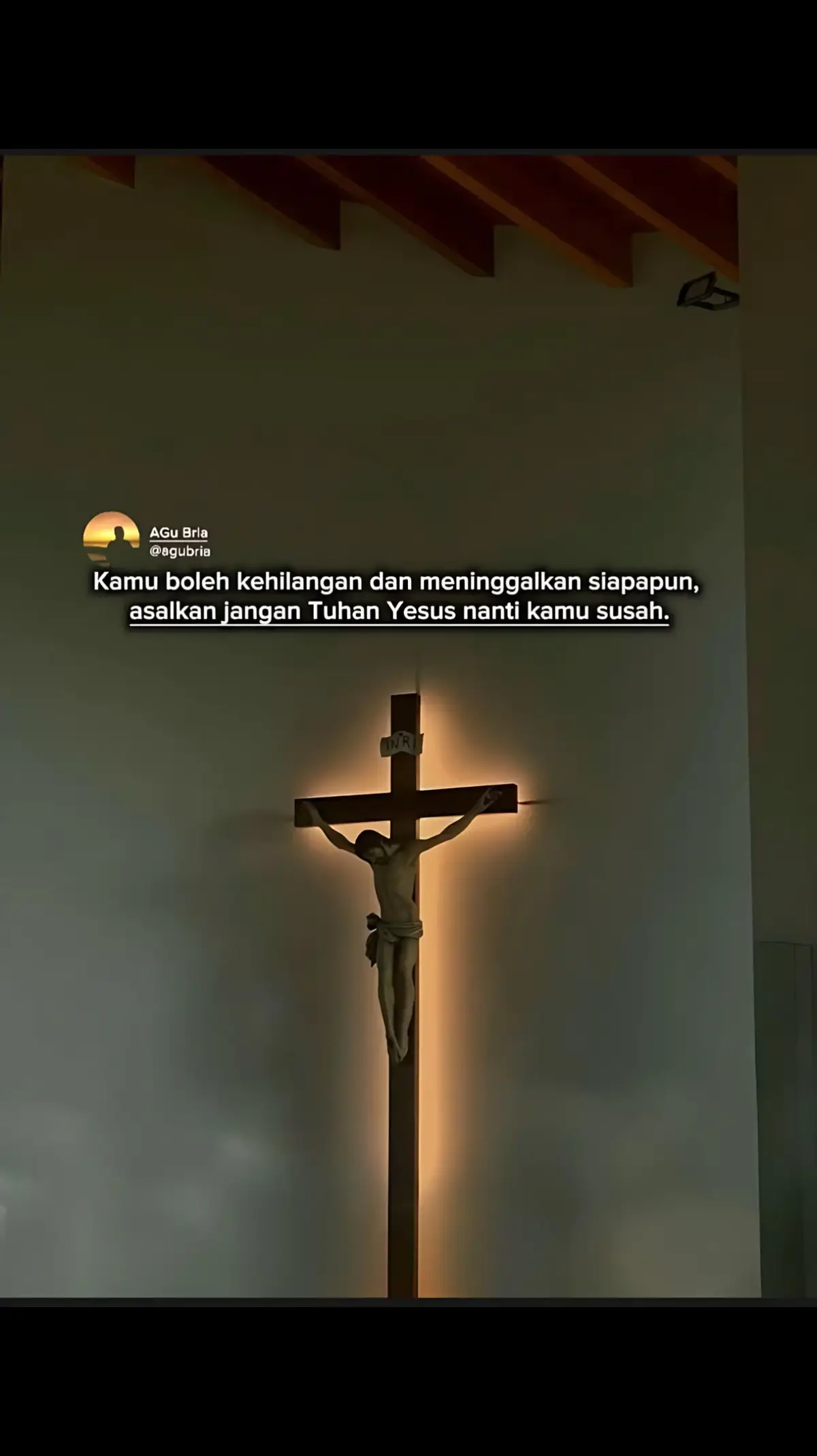 kamu boleh kehilangan dan meninggalkan siapapun, asalkan jangan Tuhan Yesus nanti kamu susah. #tuhanyesusmemberkati  #godbless  #tuhanyesusbaik  #bundamariadoakanlahkami  #mothermaryprayforus  #kristen  #kristenkatolik 