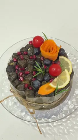 وصل الجديد يا اهل المدينة ورق عنب بشكل انيق وجميل 🌿✨#ورق_عنب #ورق_عنب_المدينة #كيكة_ورق_عنب #المدينة #موالح #مناسبات_المدينة 