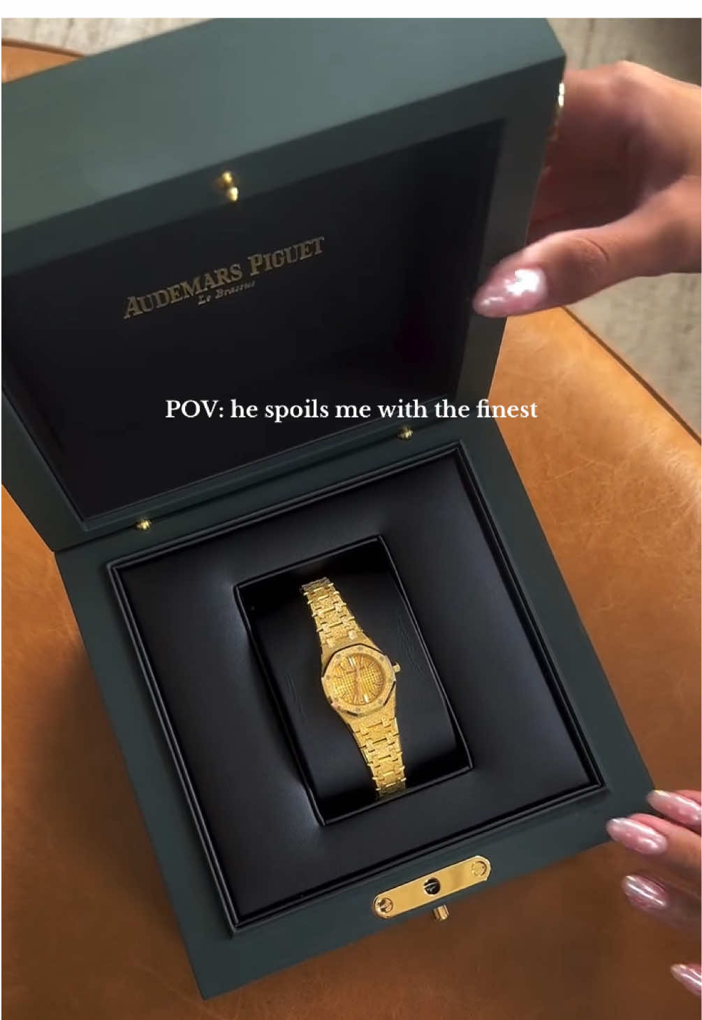 DREAM watch 🫠✨ #audemarspiguet #watch #apgirl #womenwatch #diamond #fyp #sarahshopping 