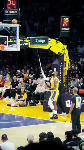 He didn't need a broom 😳💀 #NBA #basketball #fyp #foryou #foryoupage 