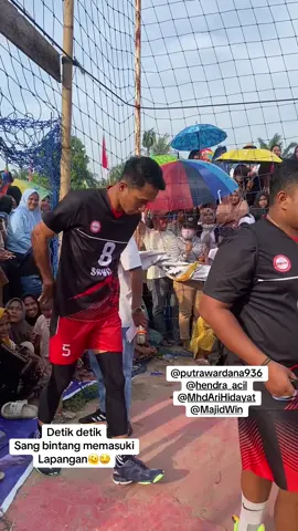 Pesona seorang bintang itu Emang beda 😋@putrawardana936 @hendra_acil @Mhd Ari Hidayat @Majid Win 