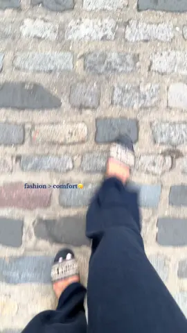500 blisters later could hardly feel my feet 😭 #diorslides #diorslippers #dior 