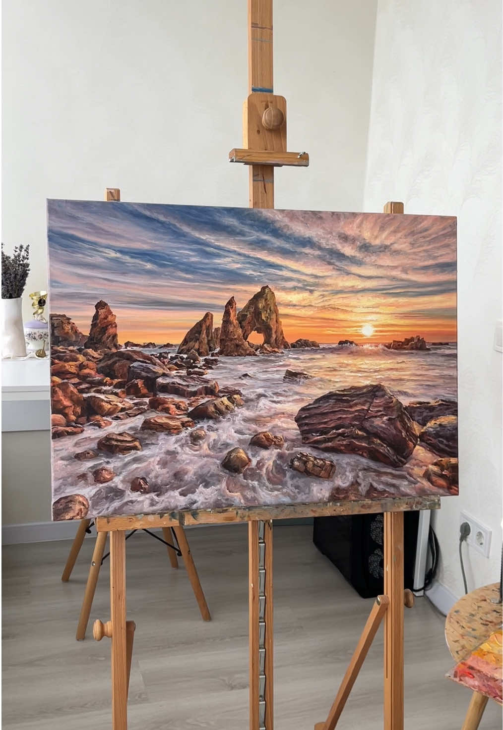 My latest commissioned painting 💛  Oil on canvas, 28x20 inches This beautiful place is called Crohy Head Sea Arch, located in Ireland. It’s incredibly stunning, especially at sunset 🌅 #seascapepainting #sunsetlover #artlover #commissionsopen #artforsale #buyartonline #artprocess #paintingprocess 