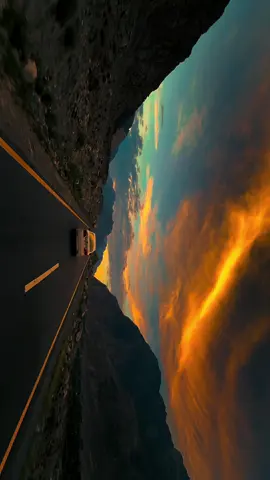 بس ان  حسین نظاروں میں کھو جانے کا دل کرتا ہے  🌄🛻❤️ Beautiful Nomal Road #laeeqabbas #travelingtheworld 
