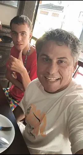 Boa tarde galega !!!! Estamos aqui no Restaurante e Choperia 334 CDD! Alô Jacarepaguá! Vocês que estão querendo pegar aquele almoço legal, venham logo conhecer! Hoje é o dia hein 😋😋 #foyou #fyy #teamo #videos #fyyyyyyyyyyyyyyyy 