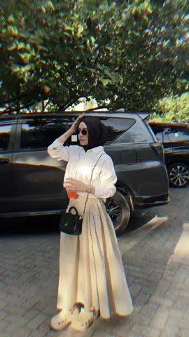 Membalas @اميليا FYI, baju nya aku beli di offline store, jadi yg di keranjang kuning aku cari yg paling sama yah🫶🏻🤗