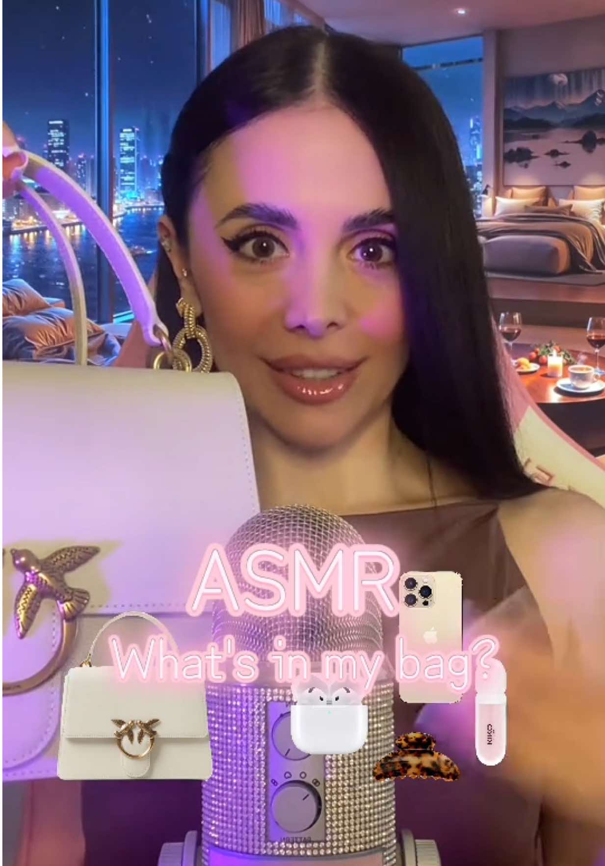 #asmr What's in my bag? #asmrvideo #fyp #recommendations 