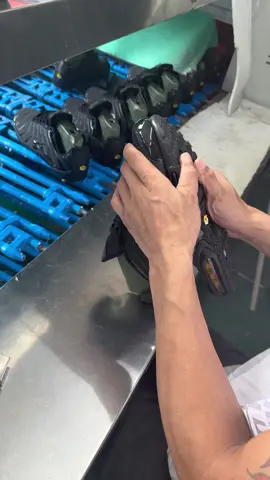 Tn shoe order production #sneakers #fashion #factorywork #sneakerheadcheck #ordernow #shoefactory #nike #factoryorder #foryoupage❤️❤️ #airmax #workshoe #nikeardilla #factory #wholesale #workshop 