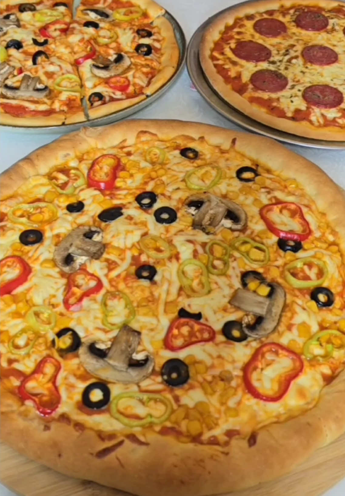 مو معقول طراوة هالعجينة! أطيب بيتزا بيتي ممكن تجربيها 🍕🔥