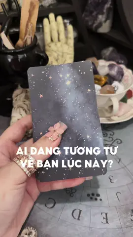 Ai đang tương tư về bạn lúc này #tarot #duongtarot #tarotvietnam #thongdiepvutru #tinhyeu #manifest #soundviral #thongdieptarot #healing #xemtarot #fyp 