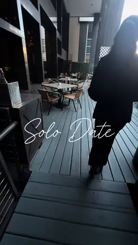 Solo dates, trips anything solo..go for it don’t wait for nobody 💖 #downtowncleveland #cleveland #foodies #solotravel 