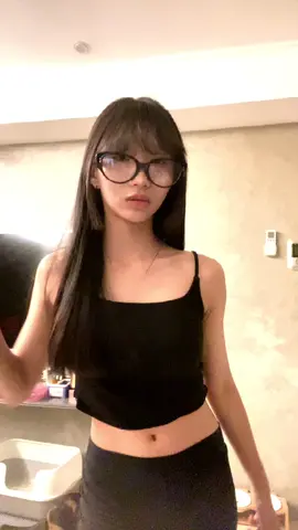 後面的貓咪到底在幹嘛？🤣 #fyp #國一 
