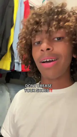 dont crease your shoe #creaseprotectors #shoes #viral #relate #fyp 