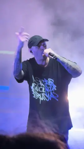 Un bel mix tra rap in vena e non mollo 🔥🔥🔥🔥 @Fabri Fibra #fabrifibra #rapinvena 