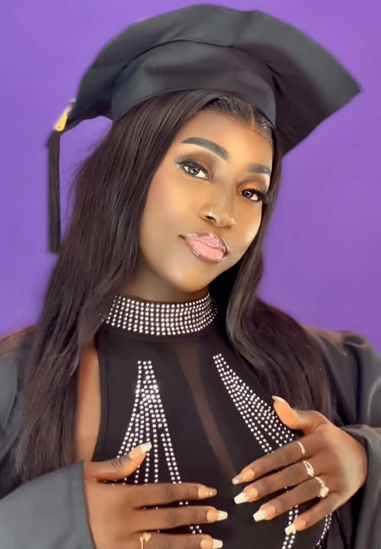 🎓💜!! 🎥:@THEO-PICTURE 📸  💄:@kinoush beauty thiès  