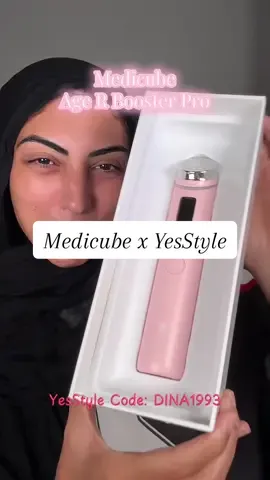 Can you guys tell that i love it ? 😂 @medicube global @YesStyle #yesstyle #yesstyleinfluencers #boosterpro #beautydevice #AgeR 