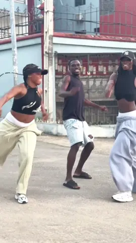 Mera🤣❤️ TCHAPAAA @jolinaverdigo @Sa_Preférée🌺😎 @Inola Coulibaly  #challenge #viral_video #visibilité   @STÉPHANE voilà sa  @samymy06_ @Abraham melchi🥰 @masco soukini 