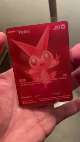 Aus dem ersten Booster danke an Kaizen Cards für die Box die ihr mir noch getauscht habt 🙏🏻🙏🏻#pokemon#victini#redholo#weißeflammen#pokemontiktok#release#lucky 