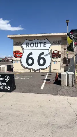 J’avais l’impression d’être dans un film. La Route 66, c’est une ambiance à part. 🎥🍿 #travel #route66 #roadtrip #usa🇺🇸tiktok #66 #filmclips 