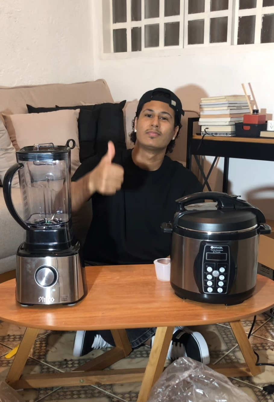 Panela de pressão elétrica pra facilitar no dia a dia, 🙌🏼🙇🏻‍♂️🏠🍲. Comprei no Mercado Livre, da marca In Brasil, capacidade de 4 litros. Tem painel com funções e 6 programas inteligentes para cozinhar.   Ela faz tudo: arroz, peixe, feijão, mingau, sopa e carne.   Chegou rápido (uns 4 dias). Paguei R$ 288,75 no PIX.   #cozinhar #eletrodomesticos #unboxingasmr #paneladepressaoeletrica #casanova #enxoval #cozinha #compras #rotina #asmr #morandosozinho #foryou #fyp 