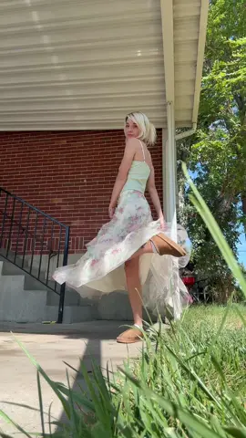 Did yall see that Dragon fly dancing with me 😭 ✨ #outfit #fitcheck #accessories #magical #fairy #dragonfly 