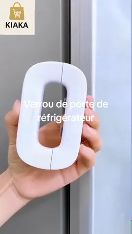 ❌ تعبّت كل مرة تلقى الباب محلول؟ ❌ الصغار كل دقيقة حالين الثلاجة؟ ❌ الماكلة تفسد والمروحة ماعادش تبرد؟ 📌 الحل بسيط وفعّال ✅ قفل ذكي لباب الثلاجة 🔒 يحمي الماكلة ويمنع الصغار من فتح الباب ✅ سهل التركيب وما يستحقش أدوات ✅ ينجم حتى يمنع الحرفاء الفضوليين في المحلات 👨‍👩‍👧 مثالي للمنازل، المحلات، وحتى المطاعم 💡 أمان + تنظيم + حافظ على البرودة تحب تعمل commande؟ ✍️ أكتب 