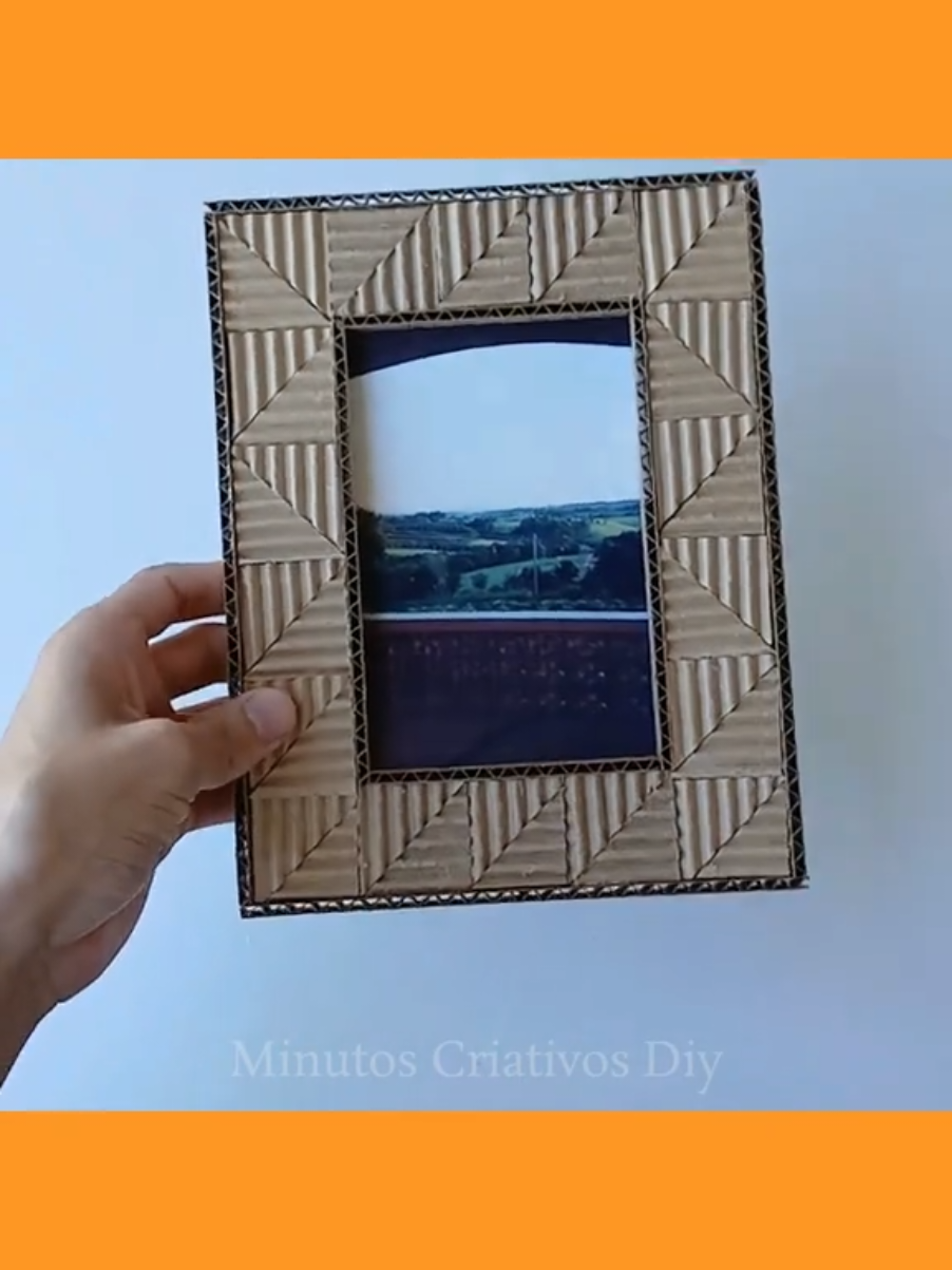 Fiz esse Porta Retrato usando papelão #façavocêmesmo #artesanatonotiktok #DIY #artesanato #portaretrato #cardboard