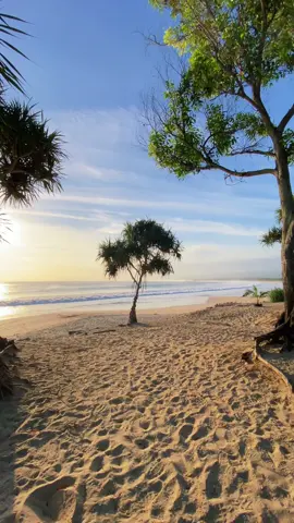jatuh cintaa dengan suasana baru pantai santolo,kalau pengen dapet views kayaa gini bisa dari sekarangg kesini nihh,save duluu gaa sihh nanti kesini😍👋🏻🕊️