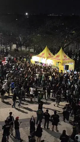 Joget sek seng penting happy 🐊🐊💚 #memepersebaya #persebayaselamanya #persebaya #bonekmania #memepersebaya #persibandung #persijajakarta 
