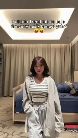 Bukan Fuji namanya kalo ngga ramein trend yang lagi booming 😎🤪 #fujian #jointrend #tabolabale #fuji #fujiantiutami #dance #fyp #trend #masukberanda #xyzbca 