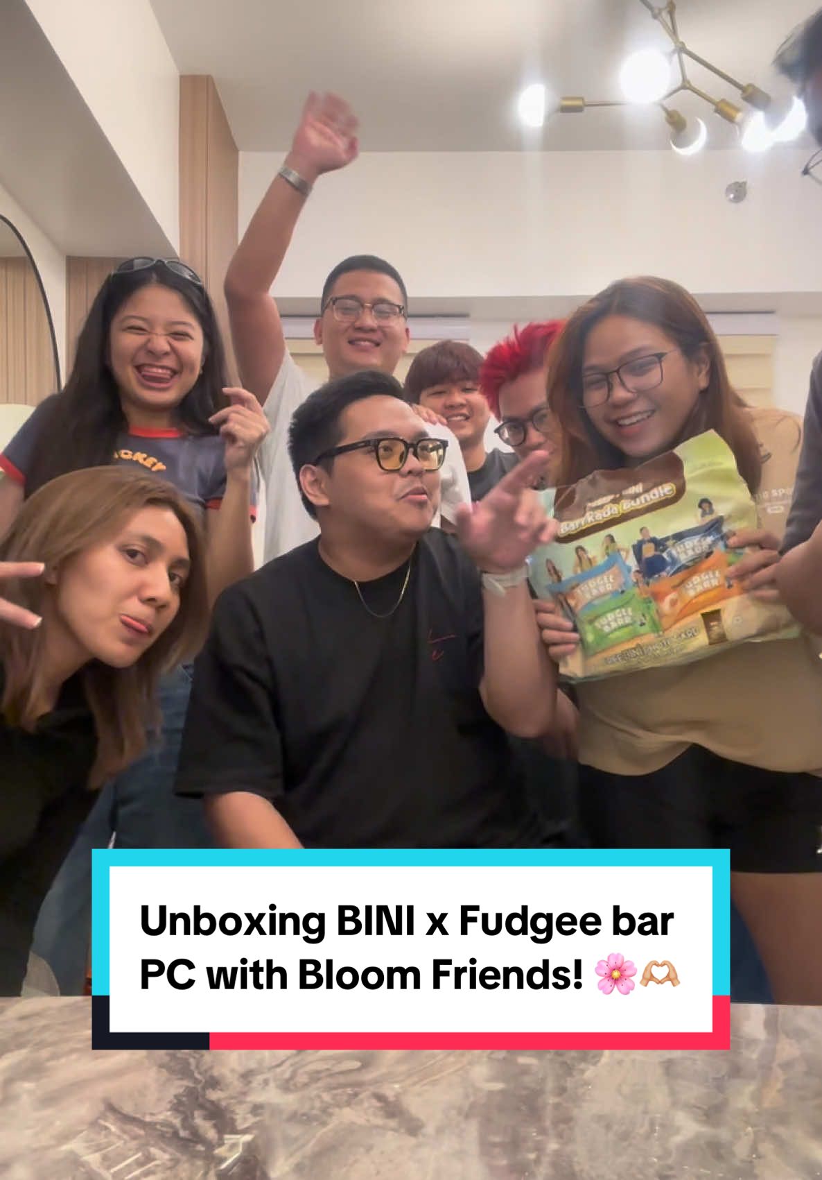 BINI x Fudgee Bar PC unboxing vlog! Pinakilig mo kami grabe tita @Fudgee Barr 🌸😭🫶🏼 @A. @jae @katykatkaye @Carlos Joshua @nabiwaps @BloochipJoe @Bench Mar on Spotify @Markreeenz #bini #biniph #ppop #binimerch #blooms #biniphotocards #fudgeelagi