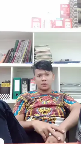 masih diwaktu yang sama dan tempat yang sama..tapi tidak Dengan orang yang sama lagi...
