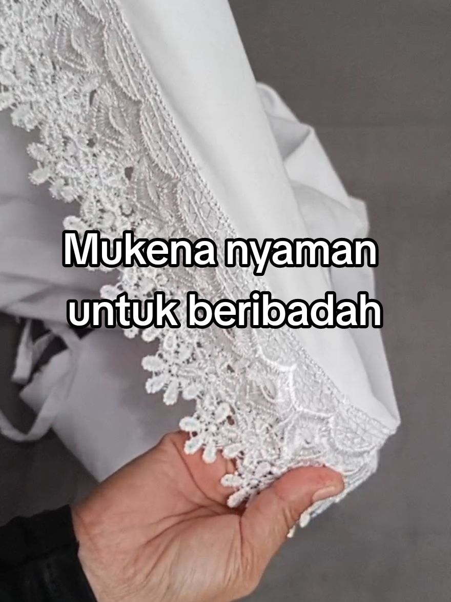 mukena putih bahannya katun premium dengan aksen renda yang mewah #mukena #mukenarenda #mukenakatun #mukenaputih 