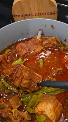 Espinazo de puerco con nopales  Ingredientes:Espinazo de puerco,un clavo de olor,una hoja de laurel,chile guajillo,chile ancho,chile chipotle seco,ajo,sal,nopales ( opcional puede usar consome de su preferencia)#comida #cocinando #amimanera #parati #ideas #food #foryou #videoviral #videoviraltiktok #easyfood #paratiiiiiiiiiiiiiiiiiiiiiiiiiiiiiii #delicious #saludos #❤️ #🙏🙏🙏 #bendiciones 