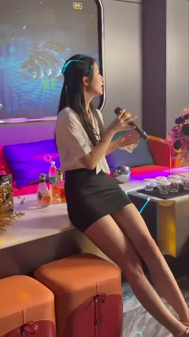 你都如何回憶我 #🎤🎤#美女 #唱歌#ktv