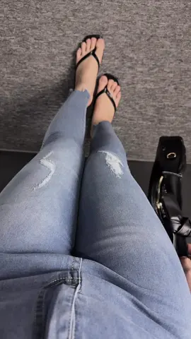 jeans yg bikin terlihat bodygols🤭🖤 #fyp 