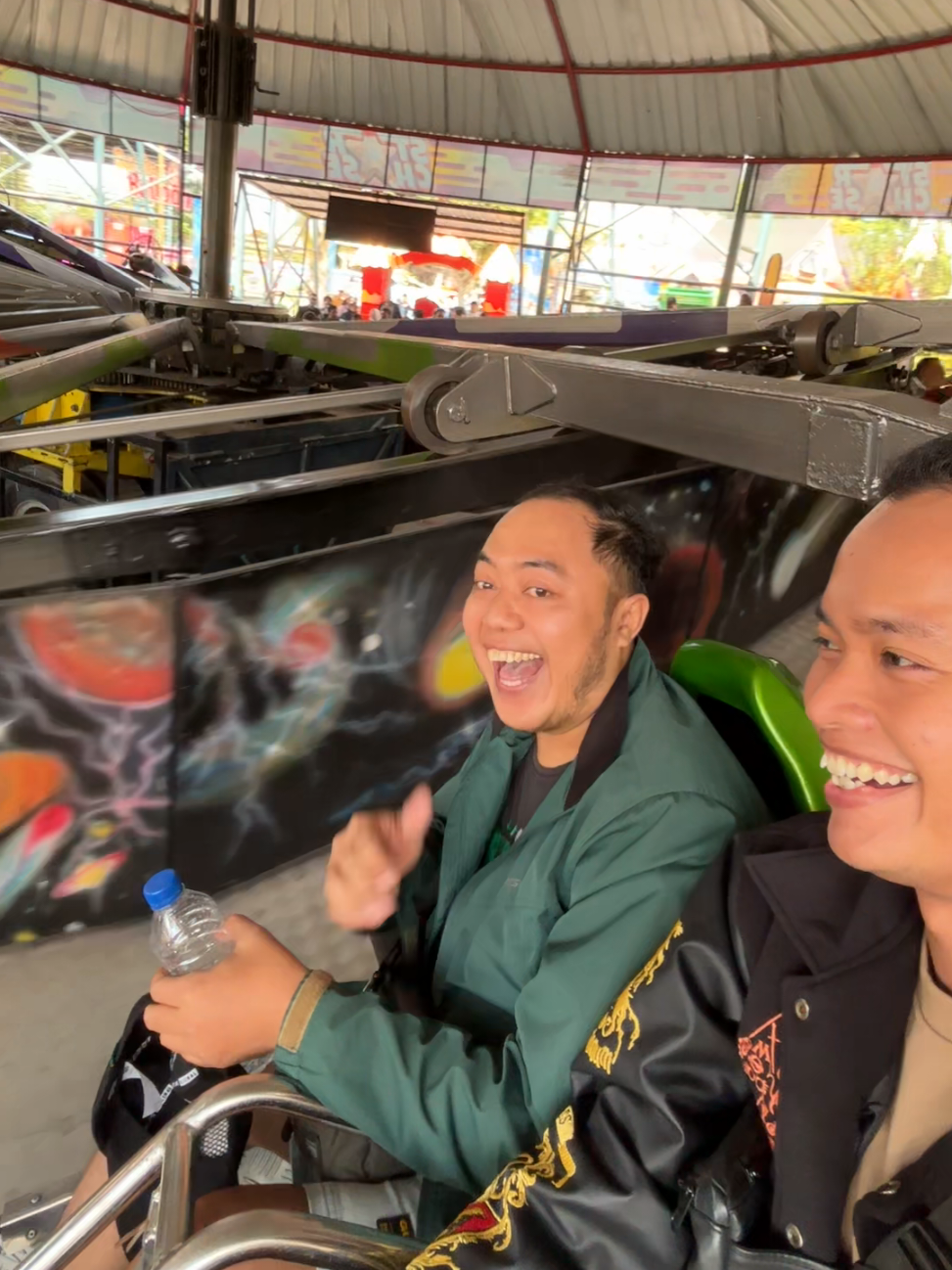 Membalas @alena_fedelia1 ini teriak juga, tapi kameramen tetap cool😎 #kotabatu #jatimpark1 #malang #afa #itsmeafa #jatim #healing 