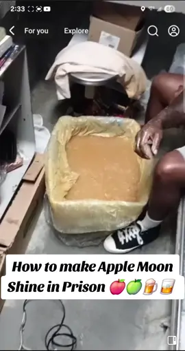 How to make Apple Moon Shine in Prison 🍎🍏🍺🥃 #prison #jail #prisontiktok #alcohol #drank #applemoonshine #jailhouse #foreducationalpurposeonly #noonewasharmedinthemakingofthisvideo #donttrythisathome #donebyprofessional #trainedprofessional 
