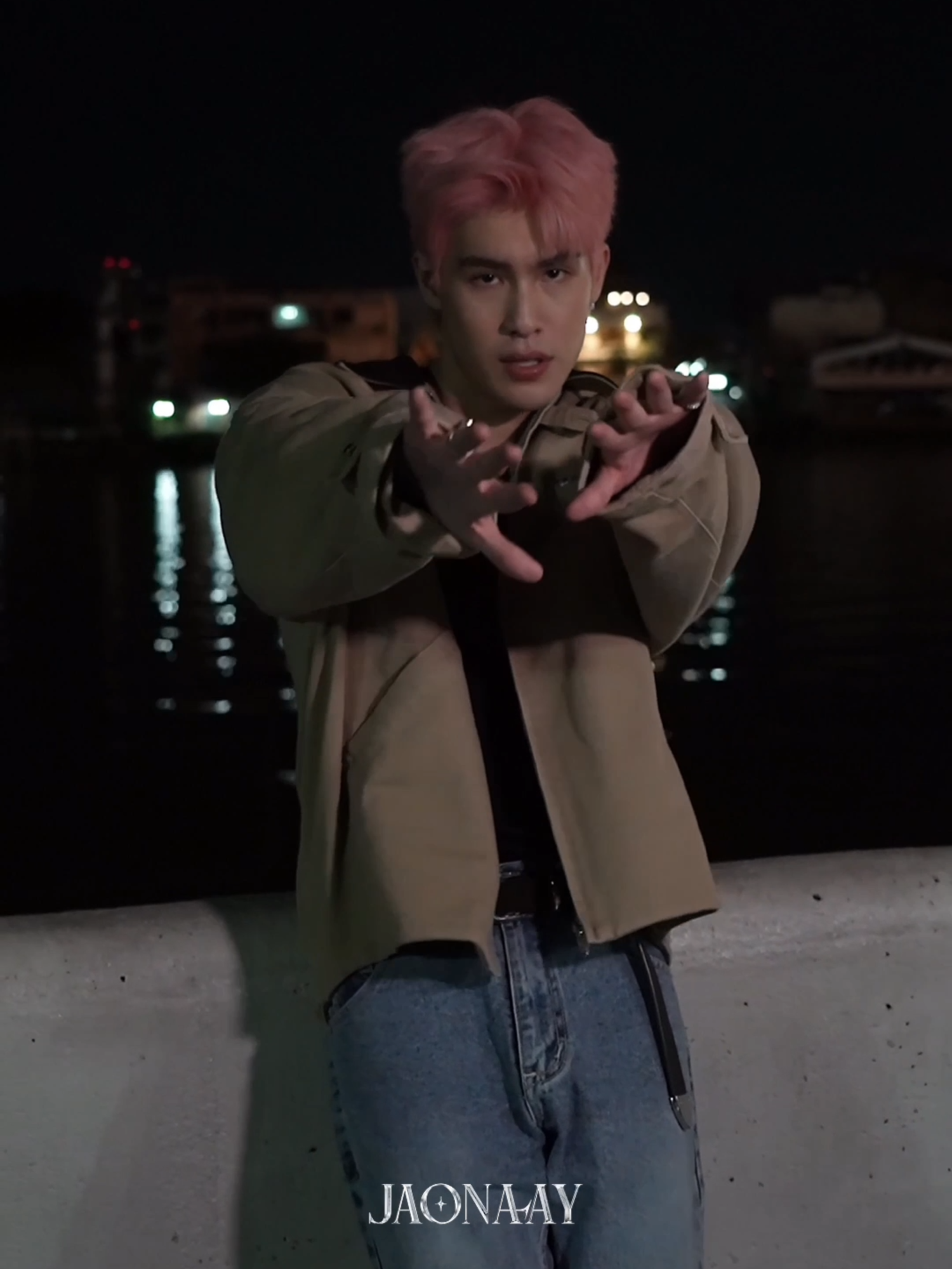 เพราะฉันนั้นกลัวจะติดเธอซะก่อน ติดแบบไม่ได้นอน 🌃 Listen to ติดเธอซะก่อน 'Sweet Baby' 🎧 On all streaming platforms 📺 YouTube: official.jaonaay #JAONAAY #JAONAAY_ติดเธอซะก่อน #SweetBaby #SonyMusicThailand  #sonymusicthaiartists