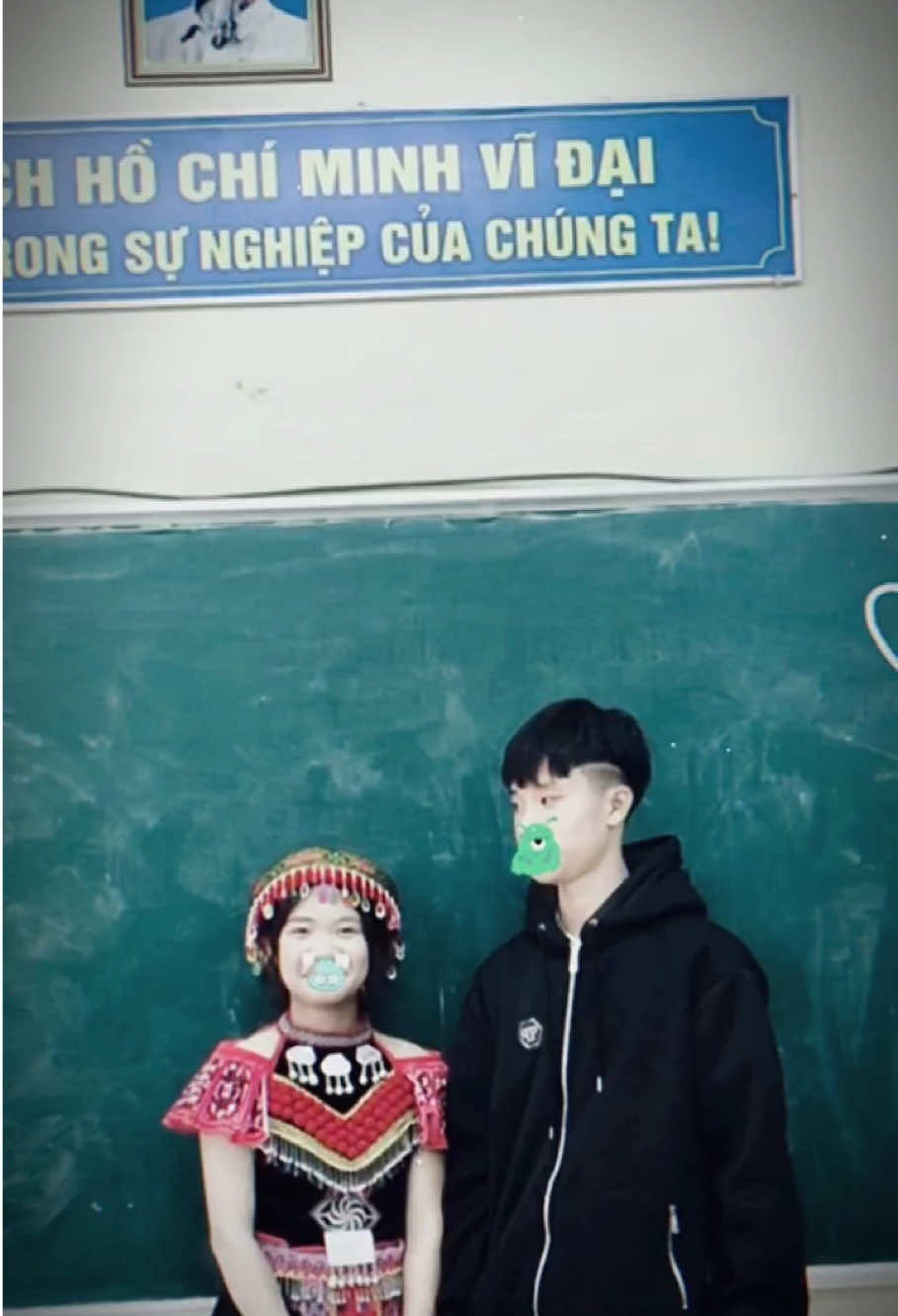 yeu nhau lâuu là giống nhau hả , chúng tớ gần như giống nhau chỉ khác mỗi màu tóc 🥹🥹#emyeuanhnhieulam #xuhuongtiktok #tronghoang #tinhyeucuatoi #trantronghoang #thanhmai 