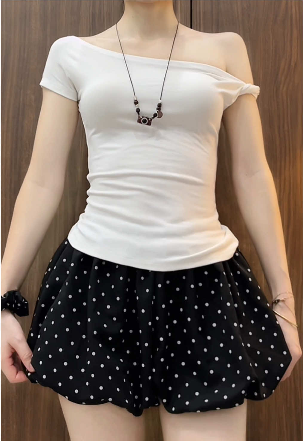 Xin phép năm nay là chấm bi lên ngôi nhé #reviewthoitrang #quanshort #quandui #quanbi #chambi 