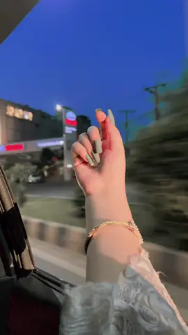 Ab dil toor ky mt jana🥹💔 Follow me on instagram link in bio🔗 @honey_officiall4❤️#trending #foryoupage #trendingsong #fypシ #song          