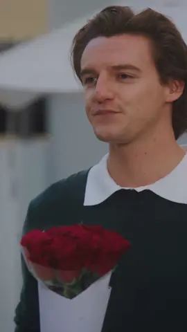 EP3，Isabella is the heiress of the Mafia. She hides her identity and falls in love with Ethan, who has nothing. On the day of Ethan's proposal, Sophia misunderstands that Isabella is dating a rich man and they break up. Three years later, Ethan becomes the CEO and the two meet again.#FlickReels #shortvideo #shortstory#shortmovies #shortdrama#Storytime #RomanceDrama#lovestory