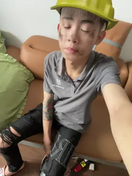 Lại phải đi làm thôi hẹ hẹ