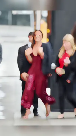 ❤️❤️❤️#viral #fyb #fybシ #trendin #fashiontiktok #viraltiktok #beuty #red #sandrabullock #explorepage✨ #trend #sandrabullockedit #foodies #usa_tiktok 