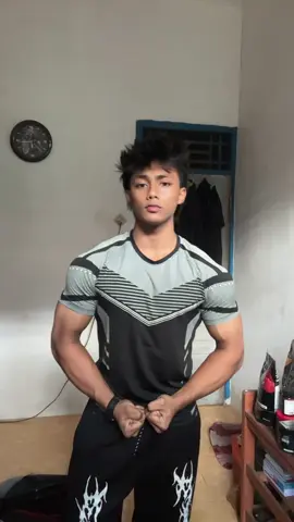 ready to gym #arm #mesomorph #workout #workoutmotivation #gymmotivation #gym #17y #4upageシ #justkidding #humor #lukii